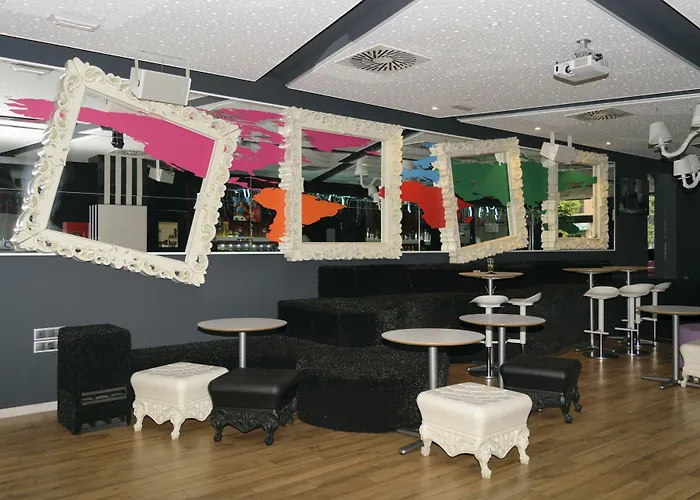 Urban Youth Hostel